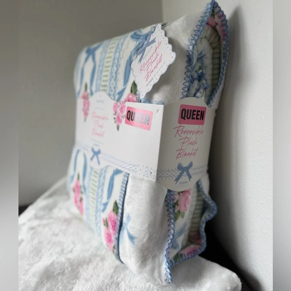 EnVogue loveshackfancy inspired coquette pink rose cottage chic soft plush throw